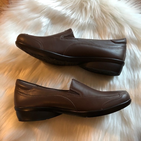 Women Naturalizer channing brown flats shoe 7m - Picture 4 of 7